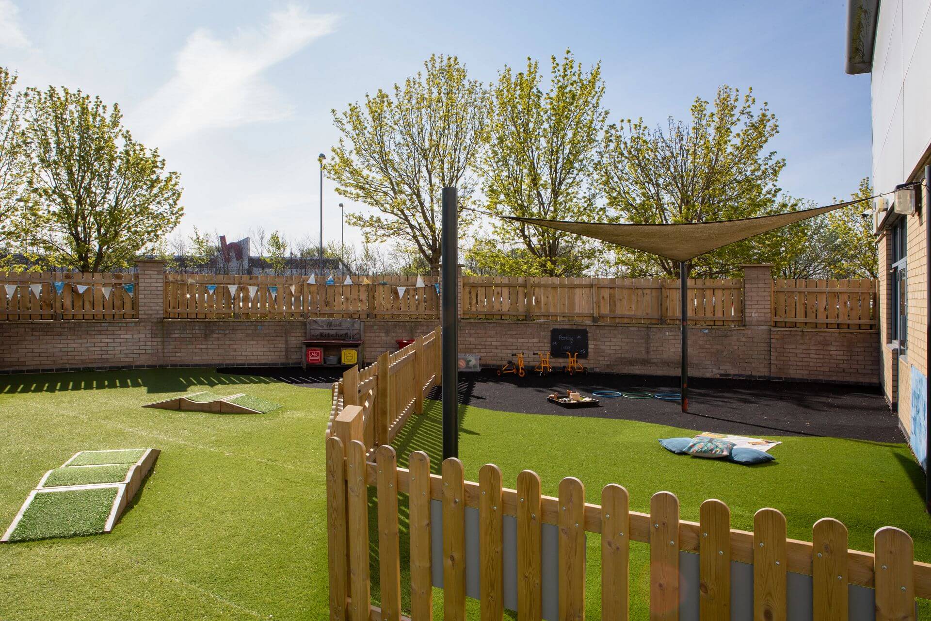 Bright Horizons Hull Kingswood Small Garden